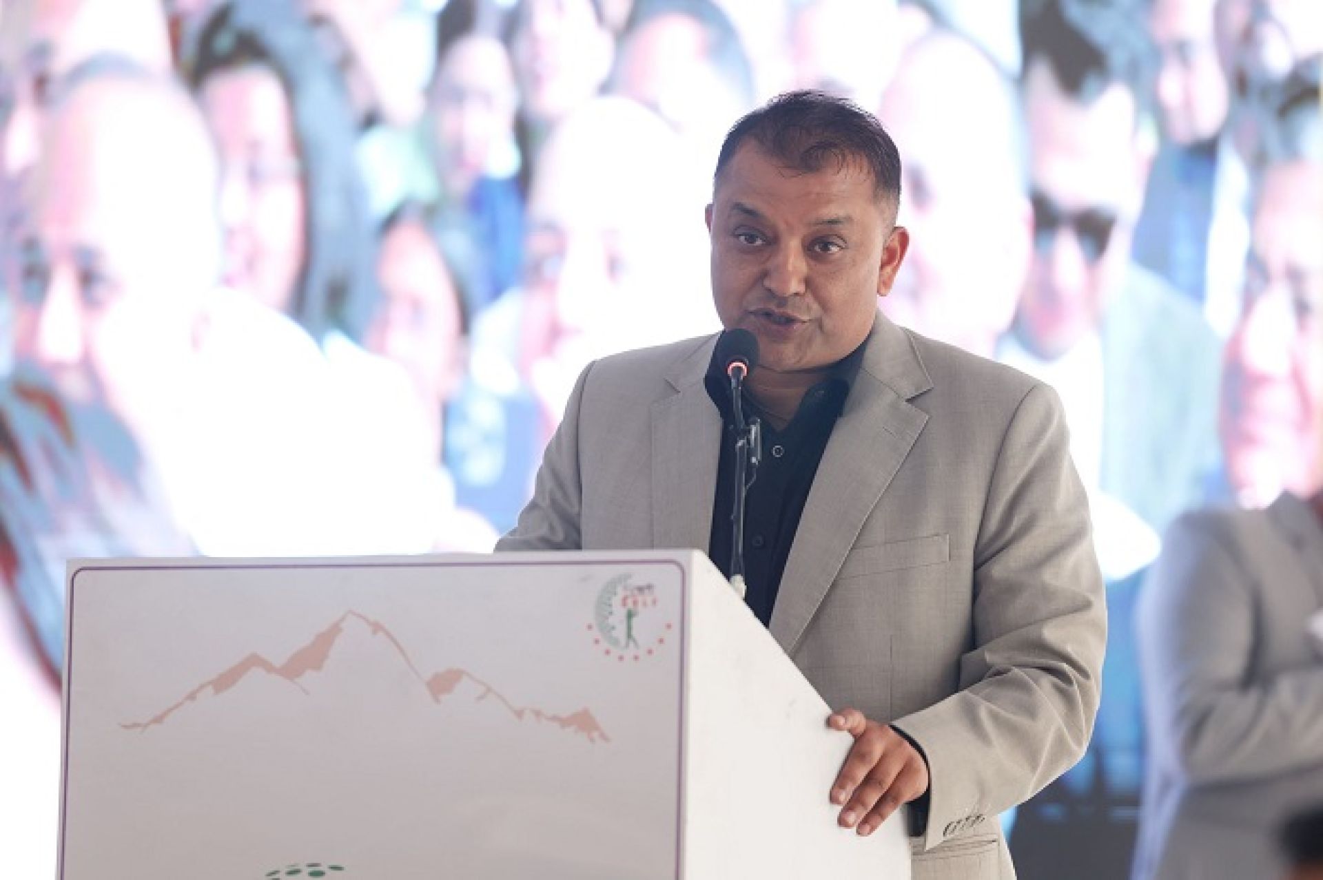 ‘अर्थतन्त्रको विकासका लागि सरकारले जोखिम उठाउनुपर्छ’